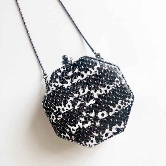 [Henri Bendel] Octagon Minaudière - Picture 5 of 6